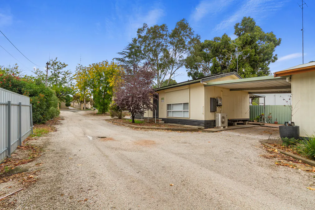 1/51 Victoria Road, Clare, SA, 5453 - Image 2