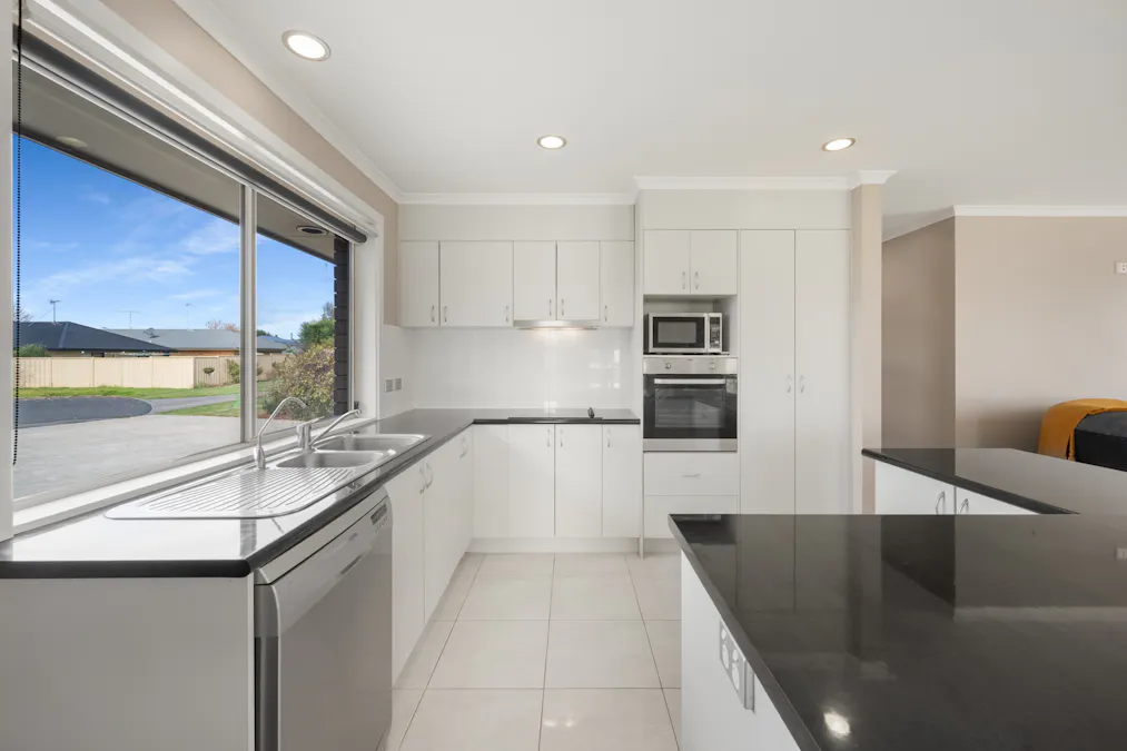 12 Radley Court, Mount Gambier, SA, 5290 - Image 3