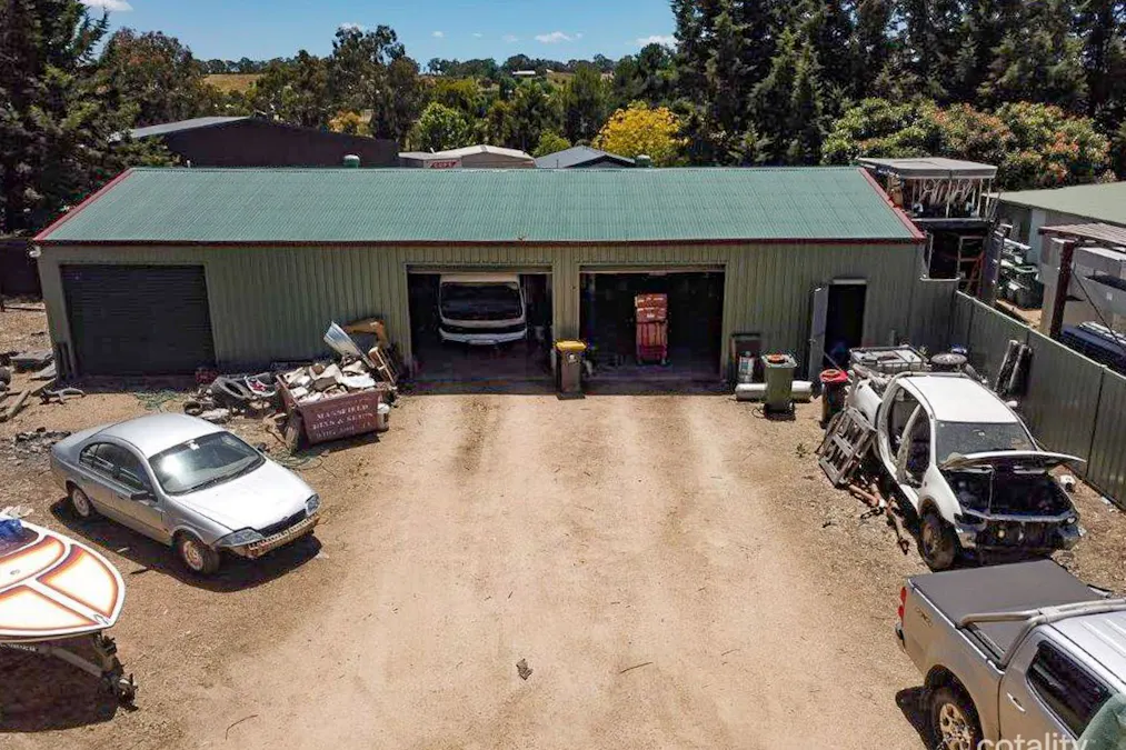 3D Timothy Lane, Mansfield, VIC, 3722 - Image 2