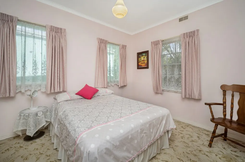 12 Goldsmith Street, Hamilton, VIC, 3300 - Image 6