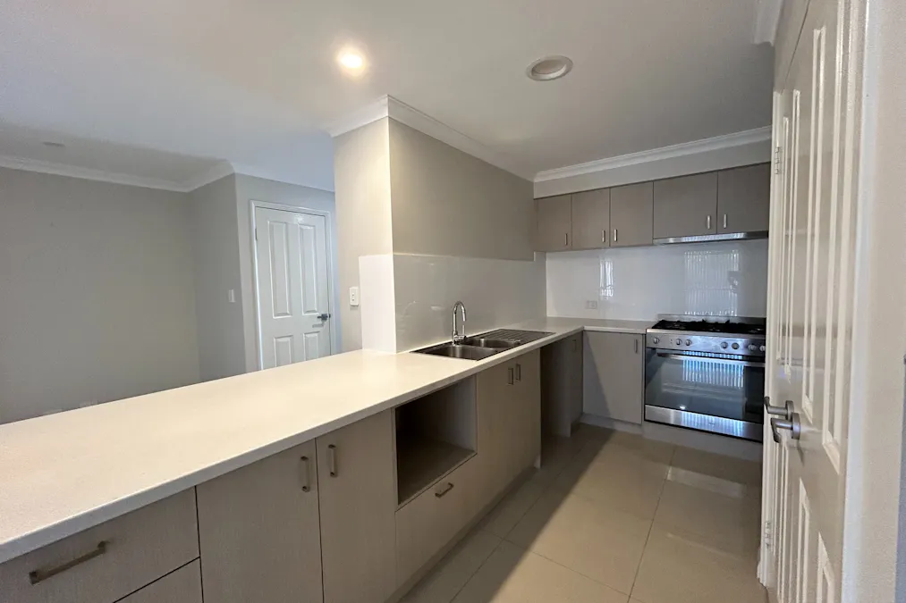 2/17 Hayward Street, South Bunbury, WA, 6230 - Image 2