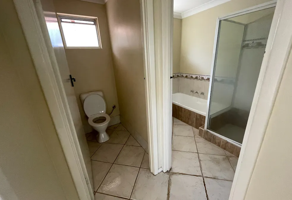 12A Hayward Place, Australind, WA, 6233 - Image 10