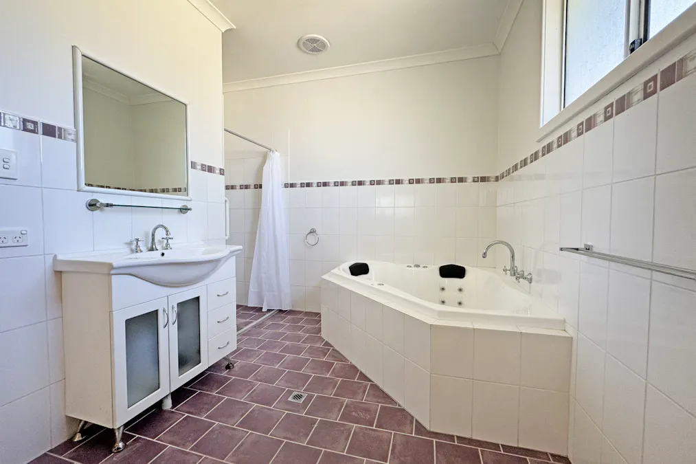 221 Helms Drive, Pink Lake, WA, 6450 - Image 14