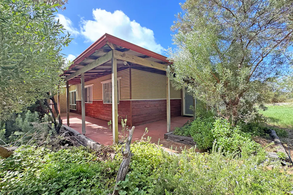 221 Helms Drive, Pink Lake, WA, 6450 - Image 1