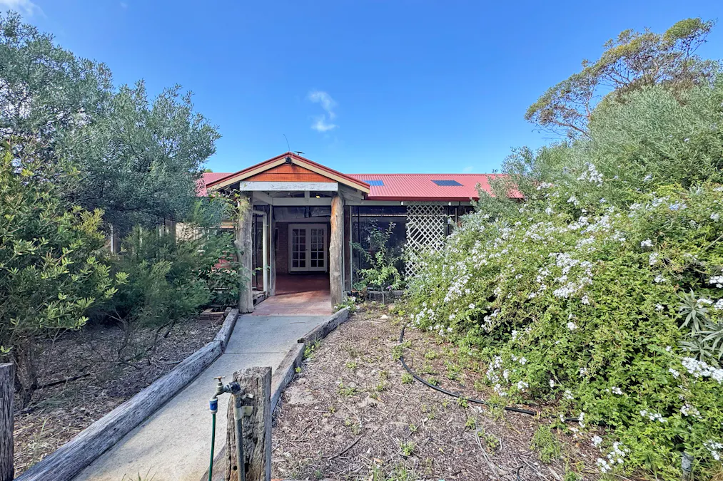 221 Helms Drive, Pink Lake, WA, 6450 - Image 2