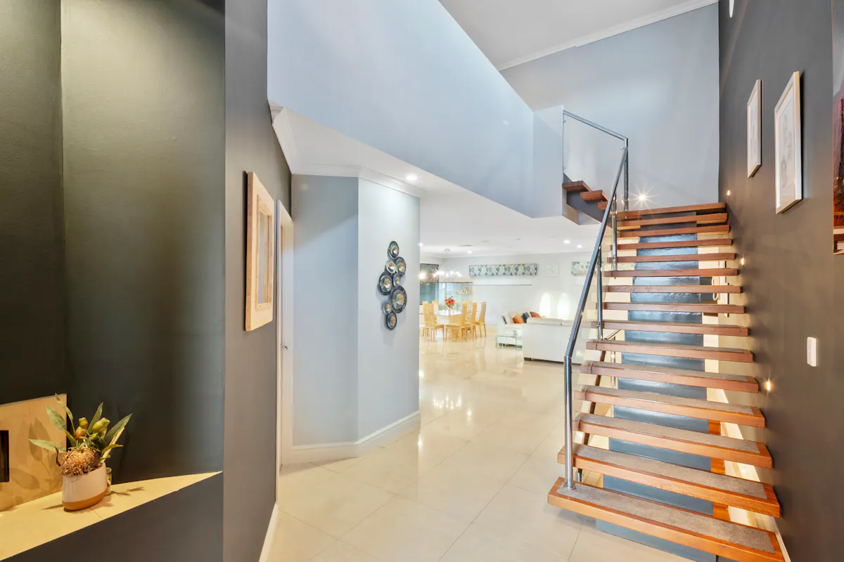 16 Fisher Street — photo 3 of 30