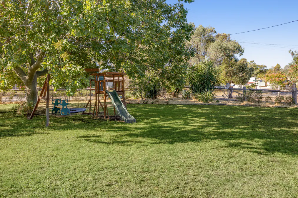3 Catherine Crescent, Kingsthorpe, QLD, 4400 - Image 5