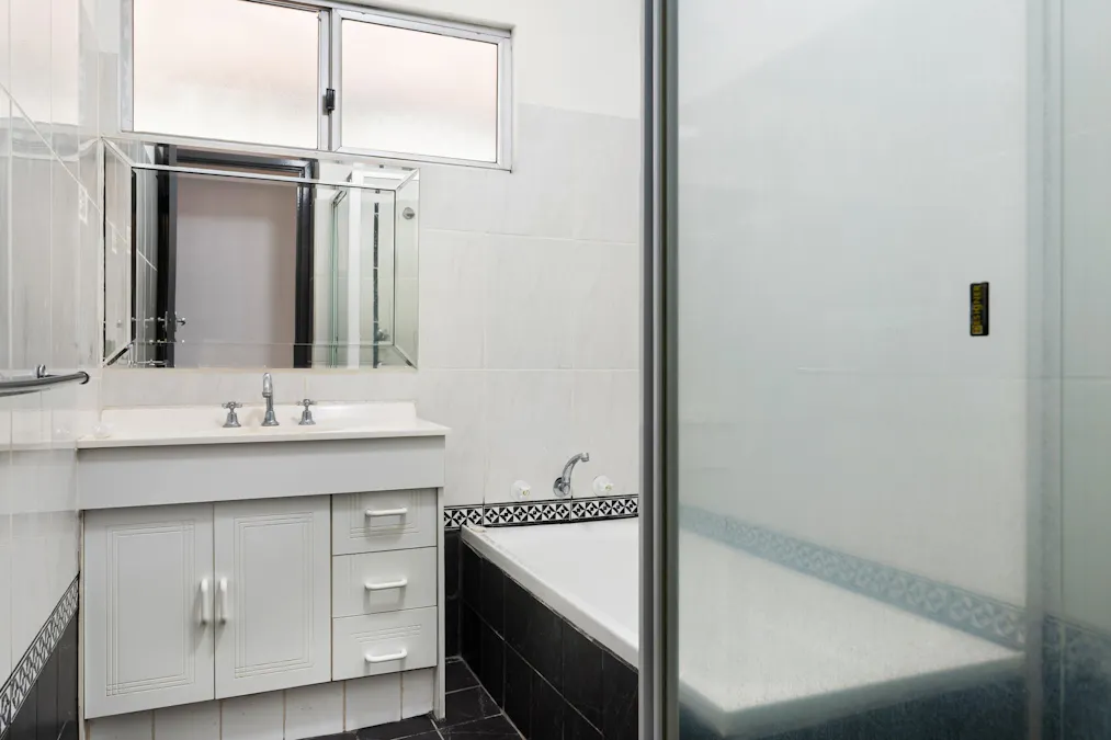 29 Montefiore Street, Australind, WA, 6233 - Image 6