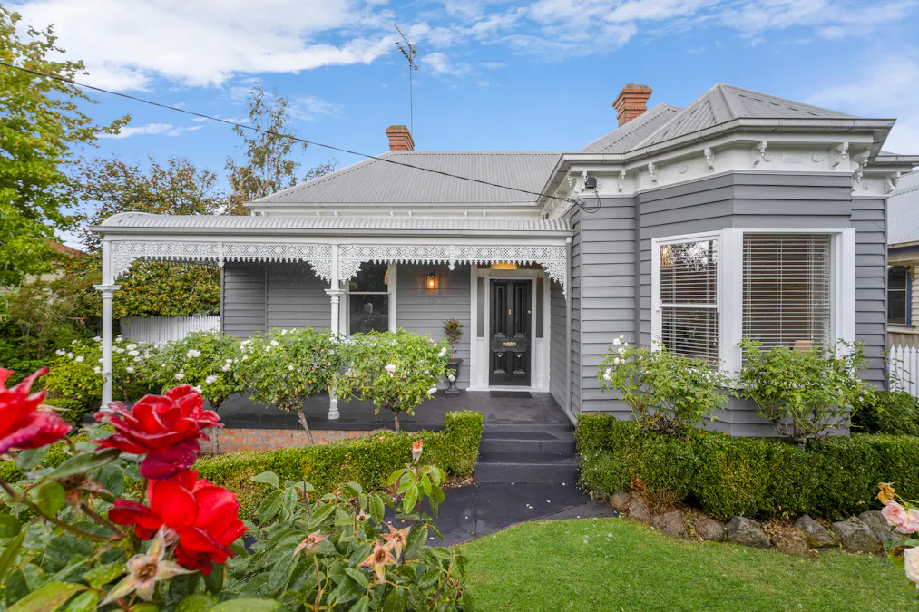 16 Clarendon Street, Hamilton, VIC, 3300 - Image 1