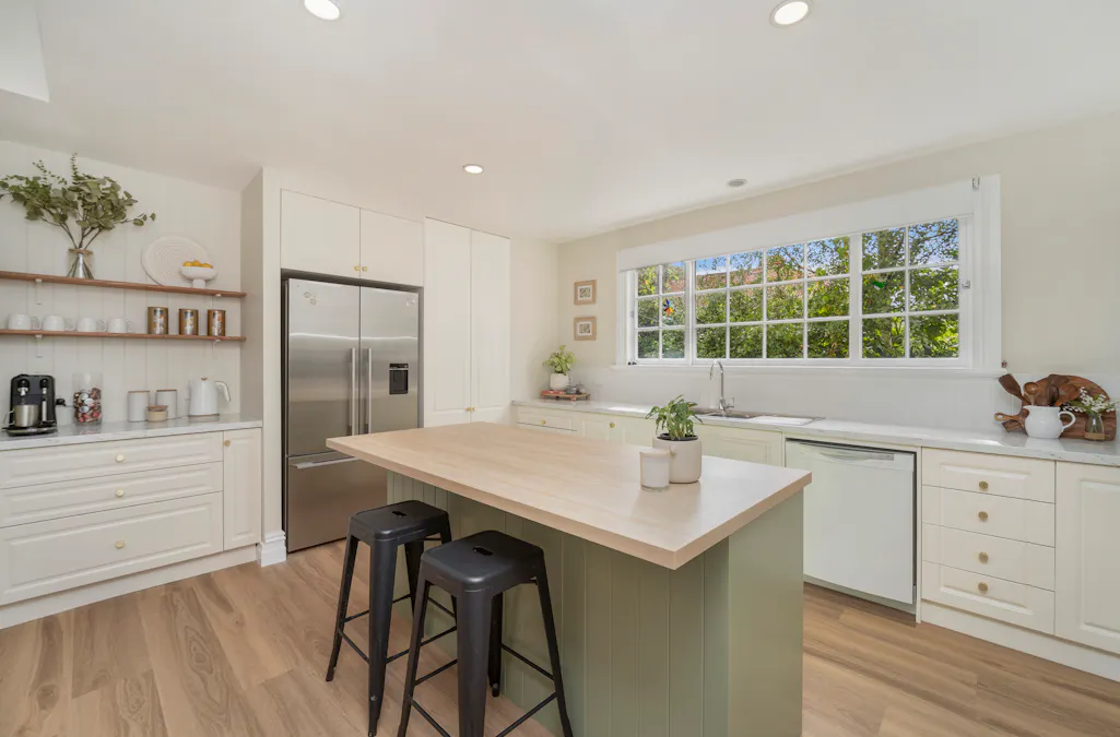 16 Clarendon Street, Hamilton, VIC, 3300 - Image 6