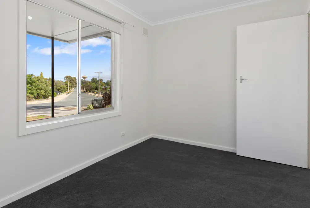 9 Civic Avenue, Waikerie, SA, 5330 - Image 9