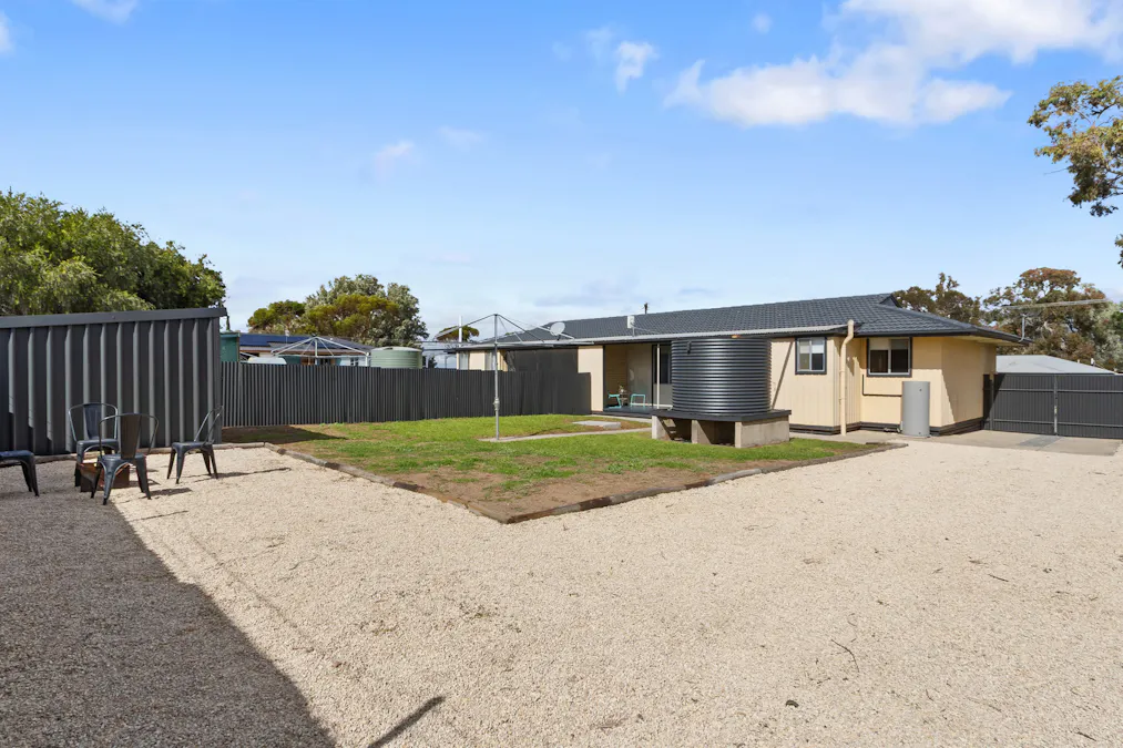 9 Civic Avenue, Waikerie, SA, 5330 - Image 13