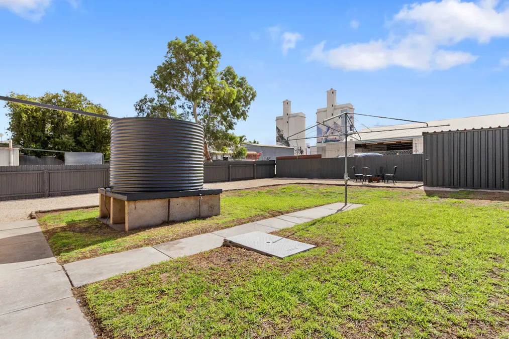 9 Civic Avenue, Waikerie, SA, 5330 - Image 15