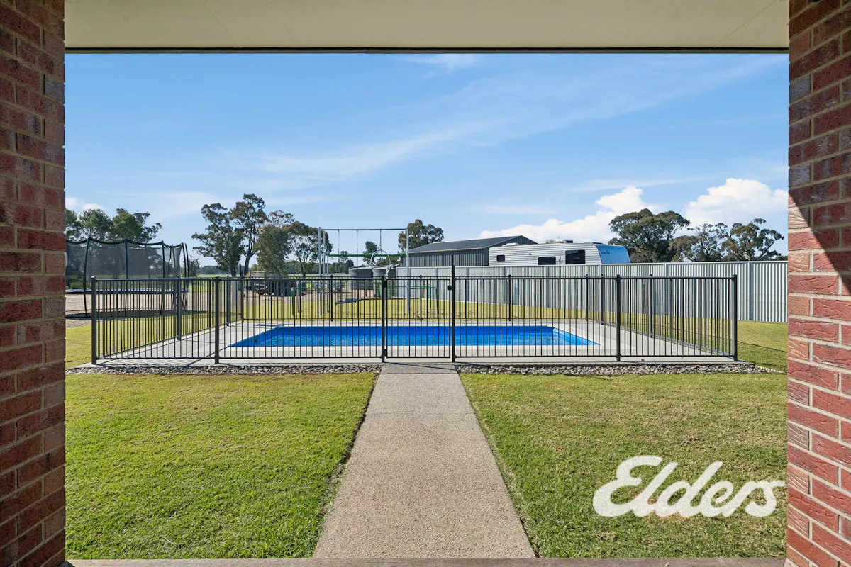 1 Adam Close — photo 18 of 30