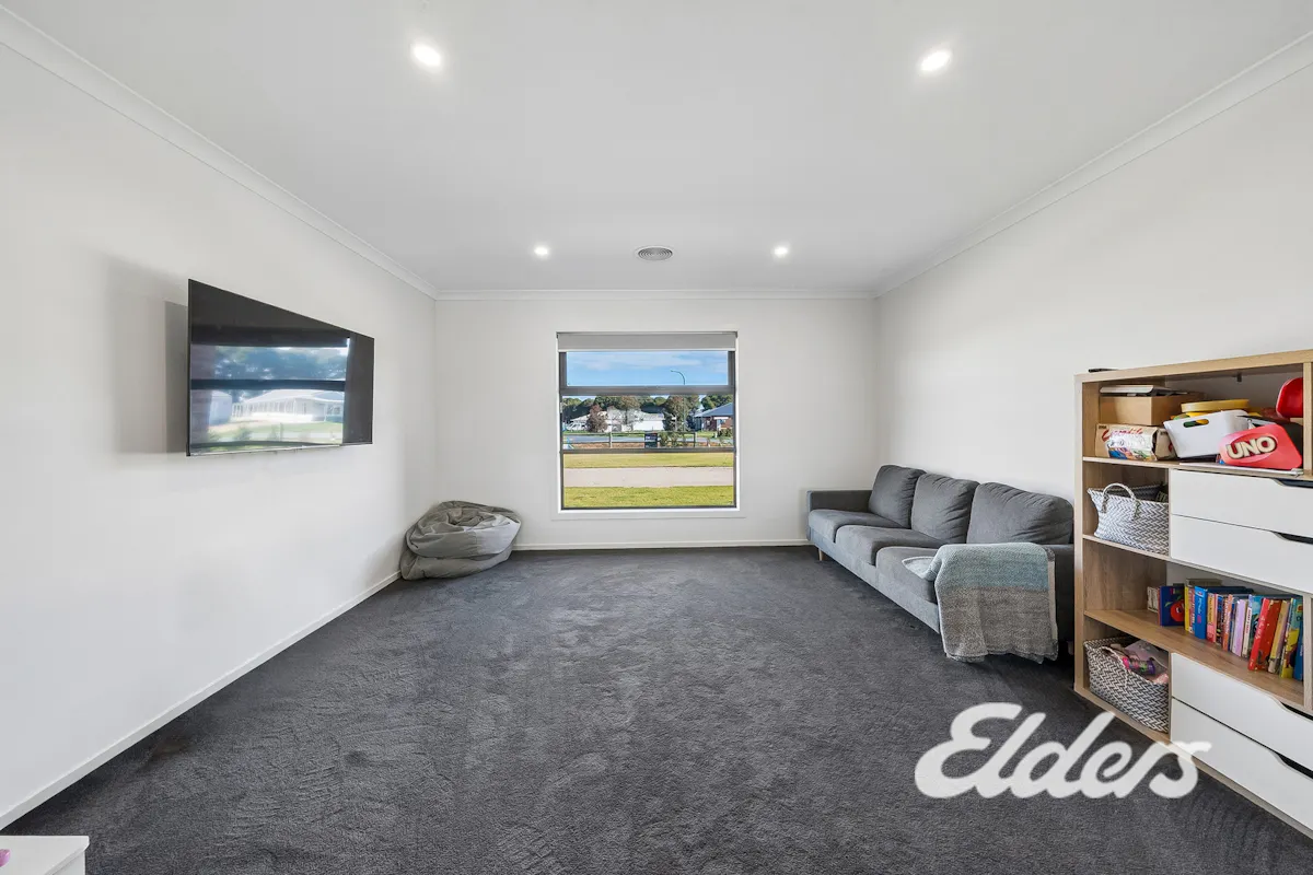 1 Adam Close — photo 19 of 30