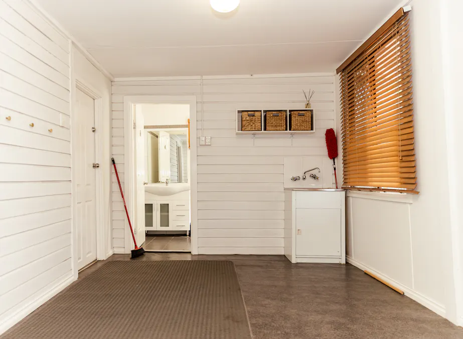 8 Ellis Road, Merredin, WA, 6415 - Image 13