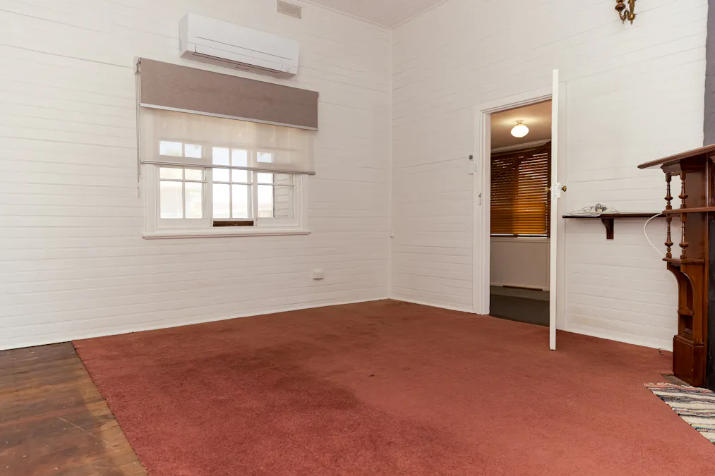 8 Ellis Road, Merredin, WA, 6415 - Image 5