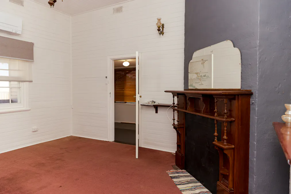 8 Ellis Road, Merredin, WA, 6415 - Image 6