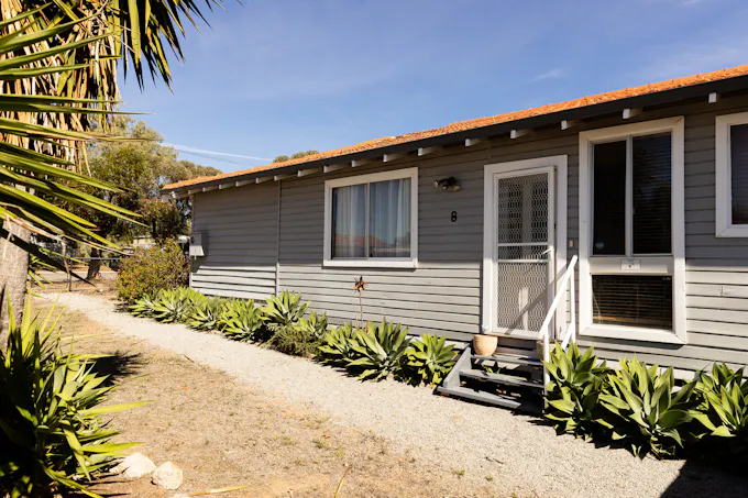 8 Ellis Road, Merredin, WA, 6415 - Image 1