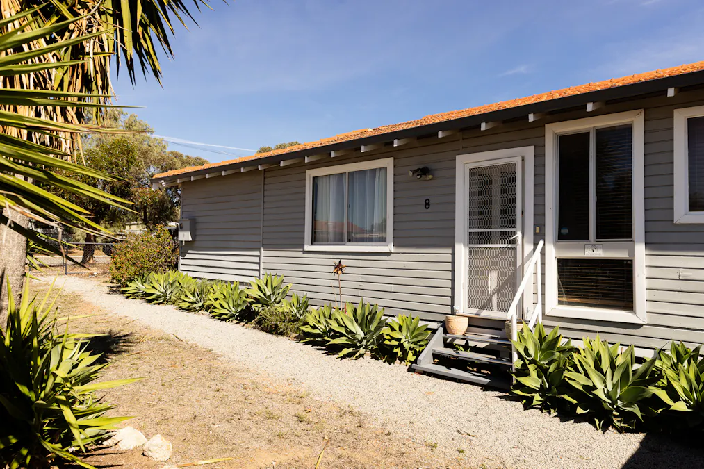 8 Ellis Road, Merredin, WA, 6415 - Image 1