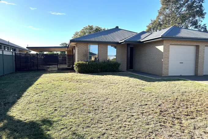 42 Dunheved Circle, Dubbo, NSW, 2830 - Image 1