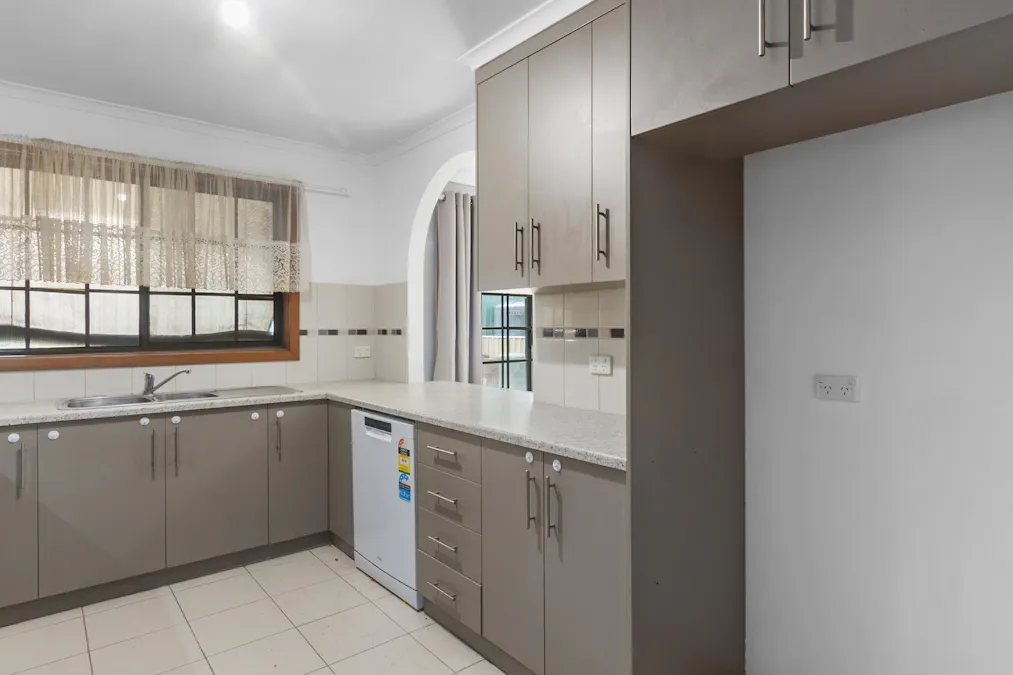 27 Walsh Street, Balaklava, SA, 5461 - Image 2