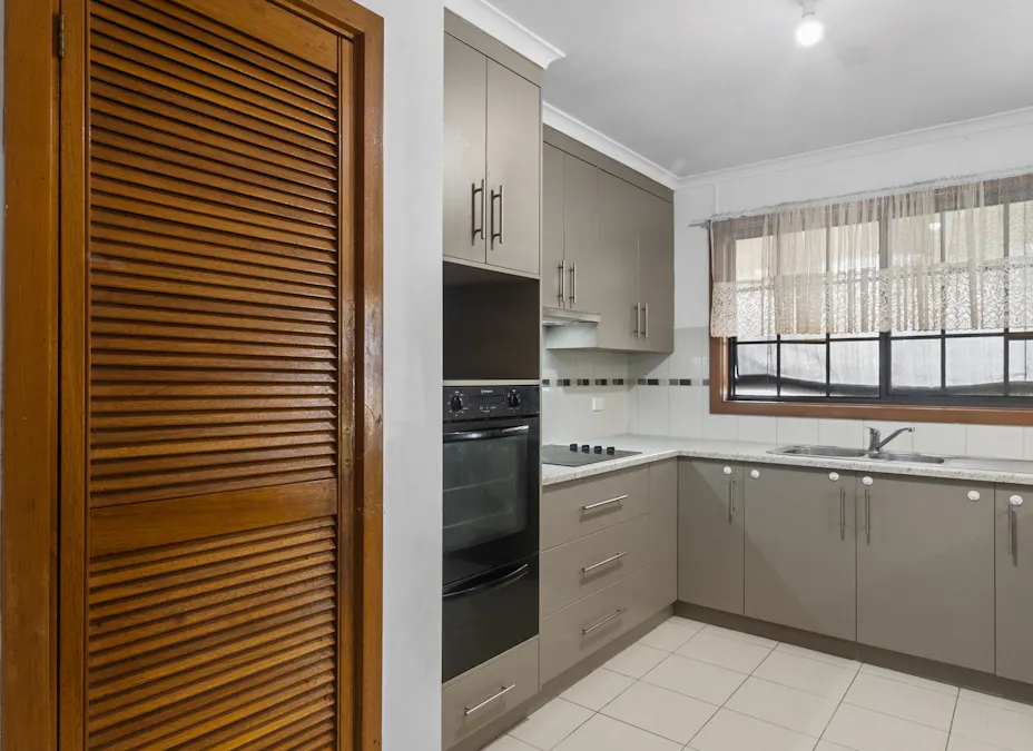 27 Walsh Street, Balaklava, SA, 5461 - Image 3