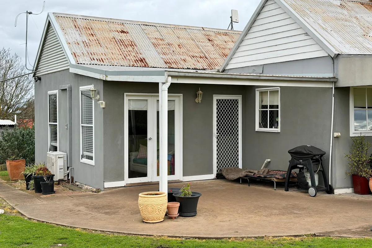 16 Boundary Road — photo 3 of 30