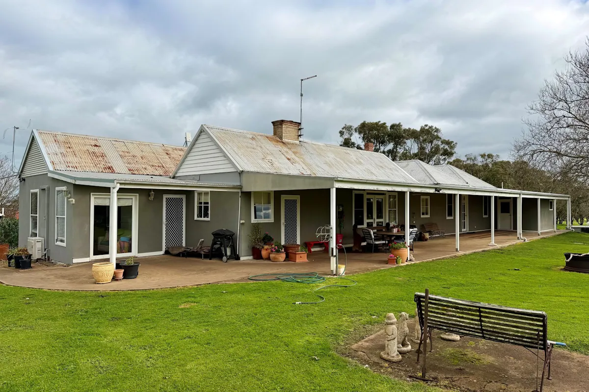 16 Boundary Road — photo 4 of 30