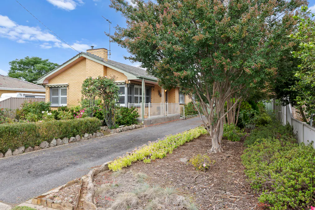 10 Charman Avenue, Euroa, VIC, 3666 - Image 1