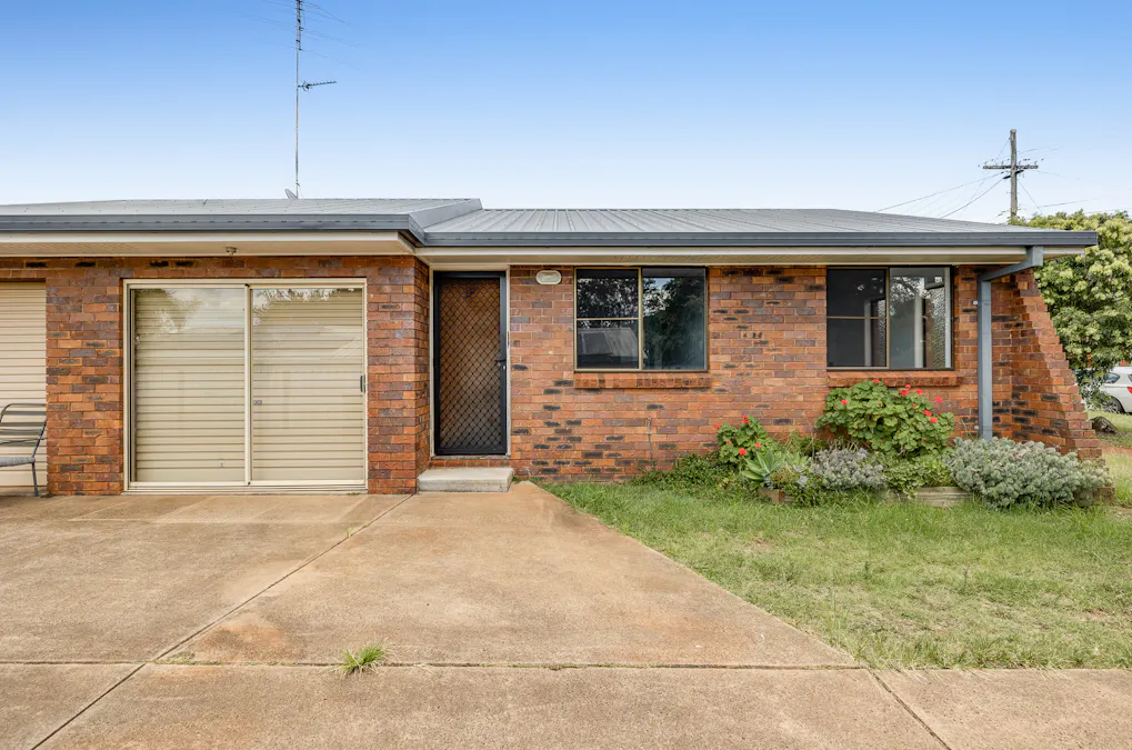 1/16 Schultz Street, Kearneys Spring, QLD, 4350 - Image 1