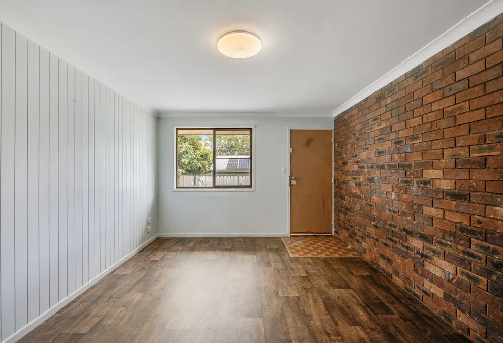 1/16 Schultz Street, Kearneys Spring, QLD, 4350 - Image 2