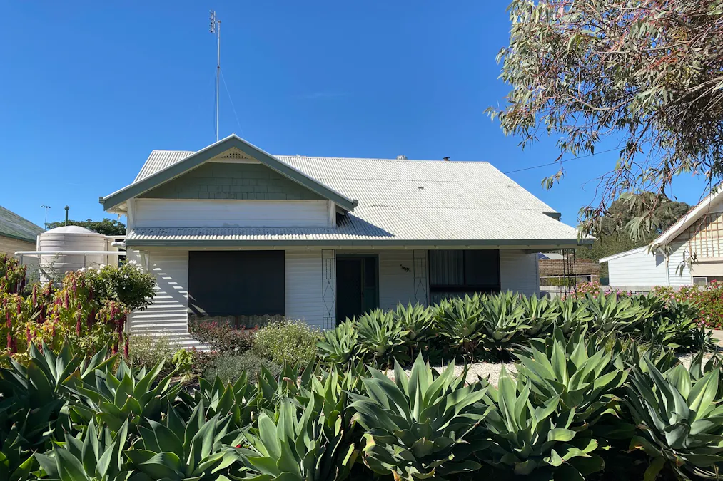 91 Jamouneau Street, Warracknabeal, VIC, 3393 - Image 2