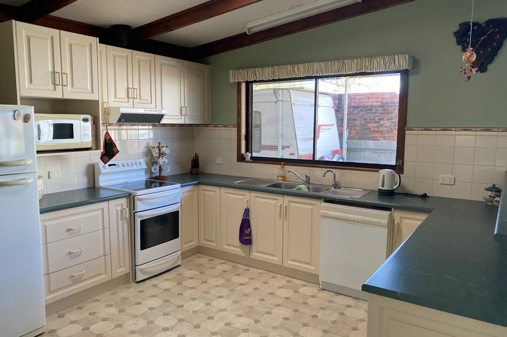 91 Jamouneau Street, Warracknabeal, VIC, 3393 - Image 4