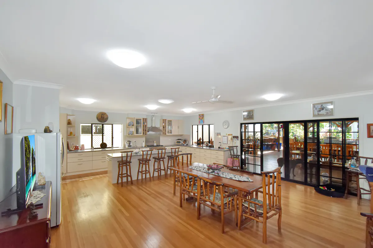 17-19 Usher Road — photo 4 of 26