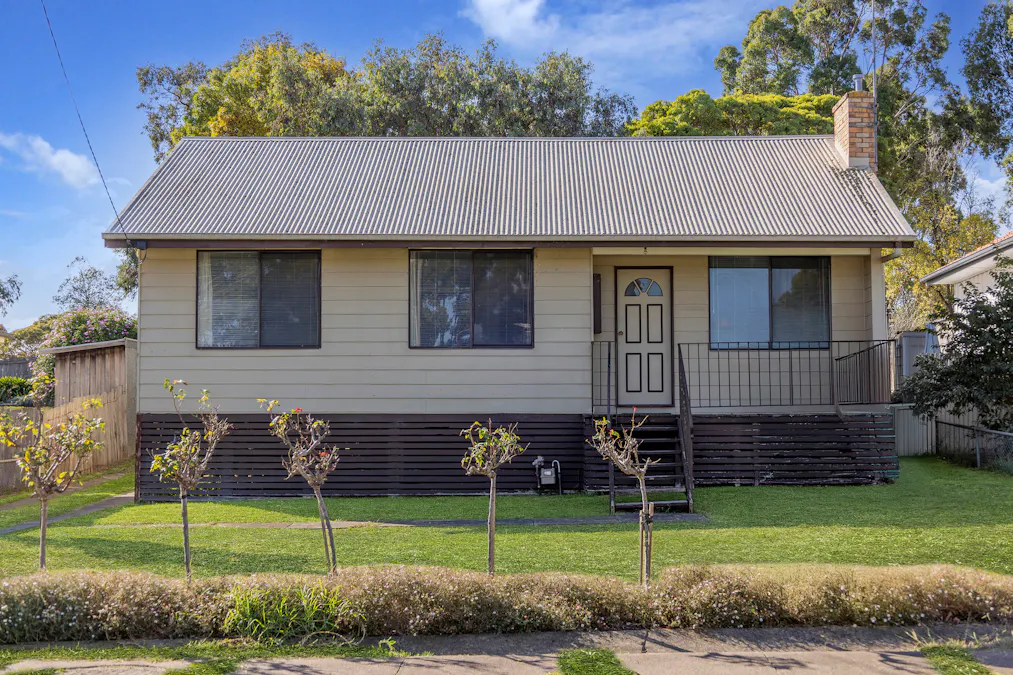 7 White Avenue, Hamilton, VIC, 3300 - Image 1