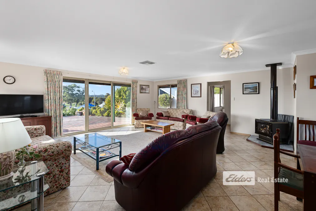 27 Hayfield Drive, Peppermint Grove Beach, WA, 6271 - Image 11