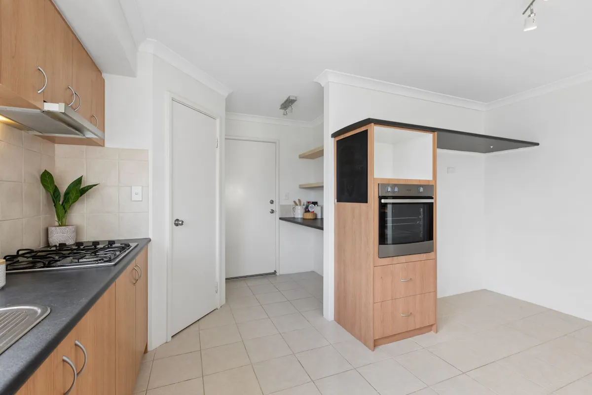 6 Tamarama Street — photo 17 of 30