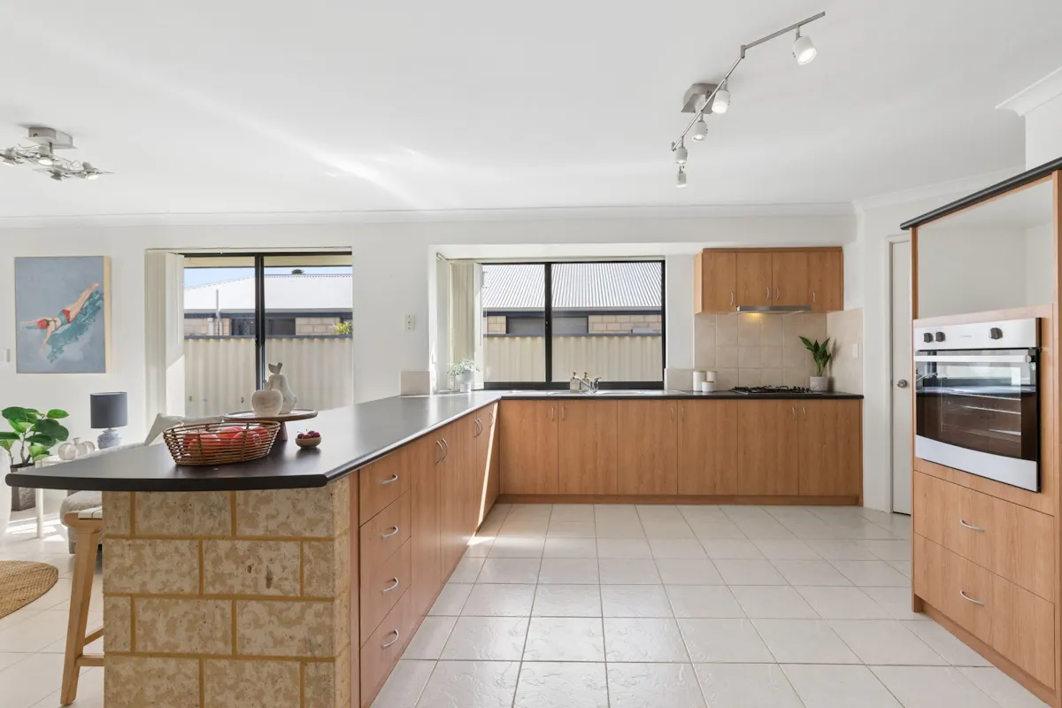 6 Tamarama Street — photo 13 of 30