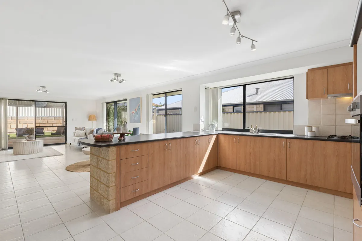 6 Tamarama Street — photo 16 of 30