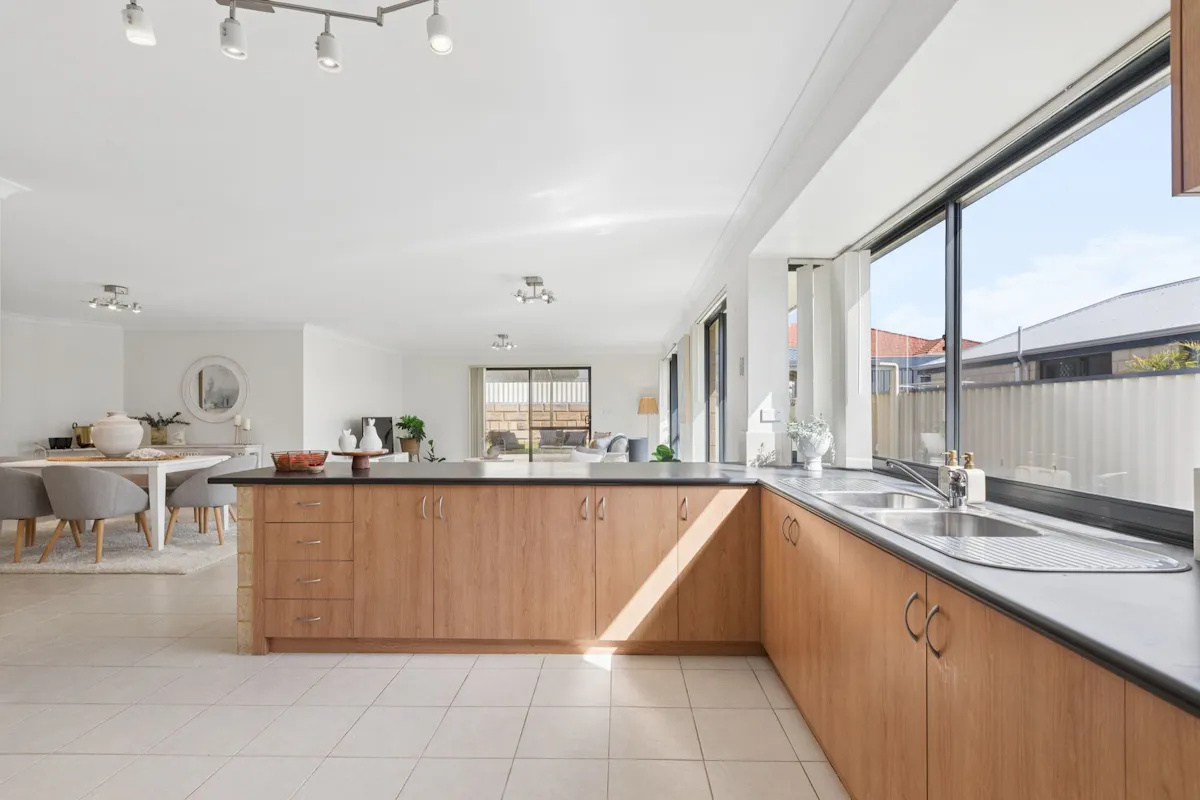 6 Tamarama Street — photo 14 of 30