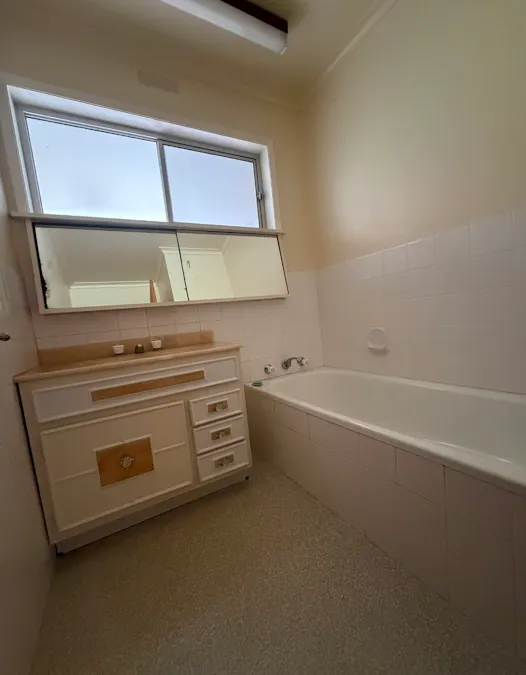 16 Griffin Street, Hamilton, VIC, 3300 - Image 14