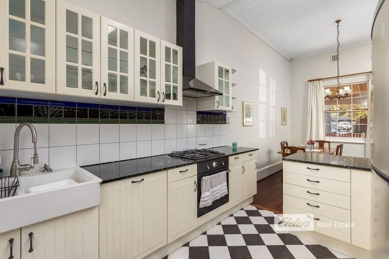 15 Carey Street, Bunbury, WA, 6230 - Image 4