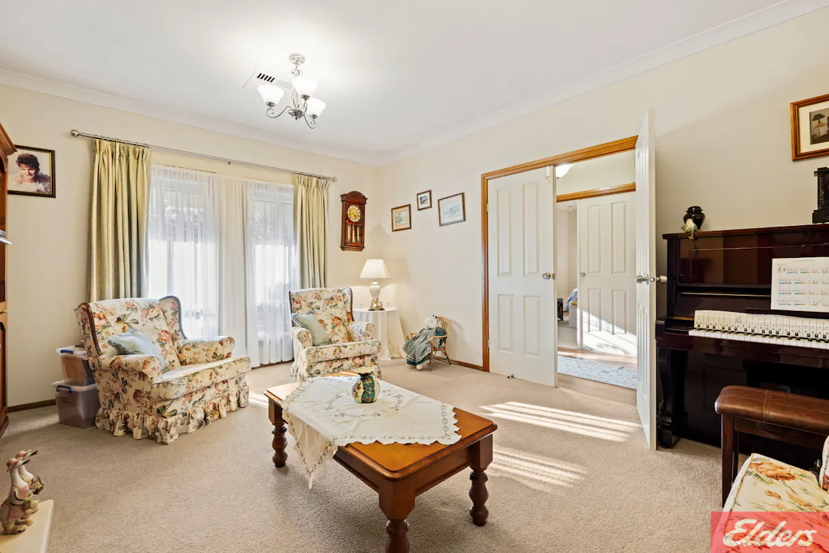 32 George Angas Drive — photo 8 of 30