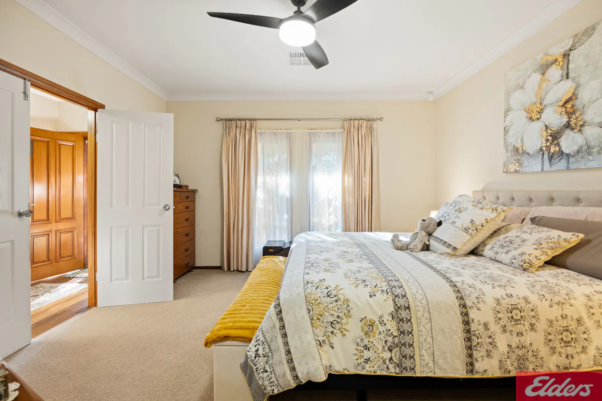 32 George Angas Drive — photo 10 of 30