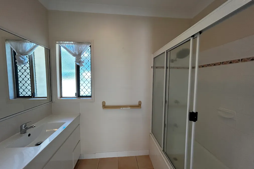 2/120-122 Robertson Street, Railway Estate, QLD, 4810 - Image 13