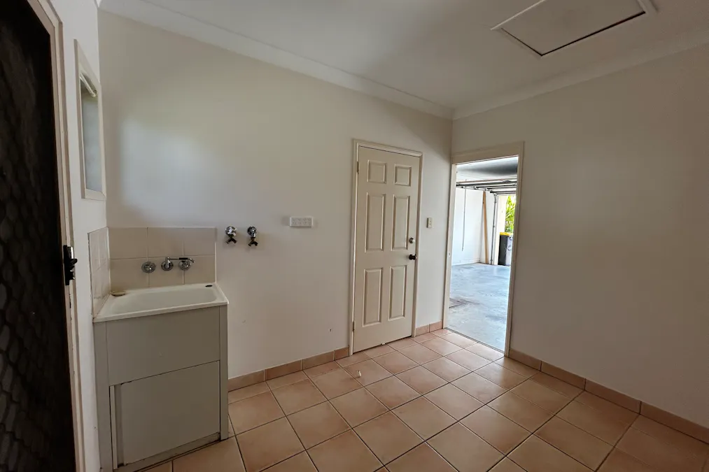2/120-122 Robertson Street, Railway Estate, QLD, 4810 - Image 15