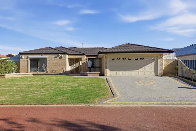 23 St Raphael Crescent — photo from Elders Real Estate Rockingham & Baldivis