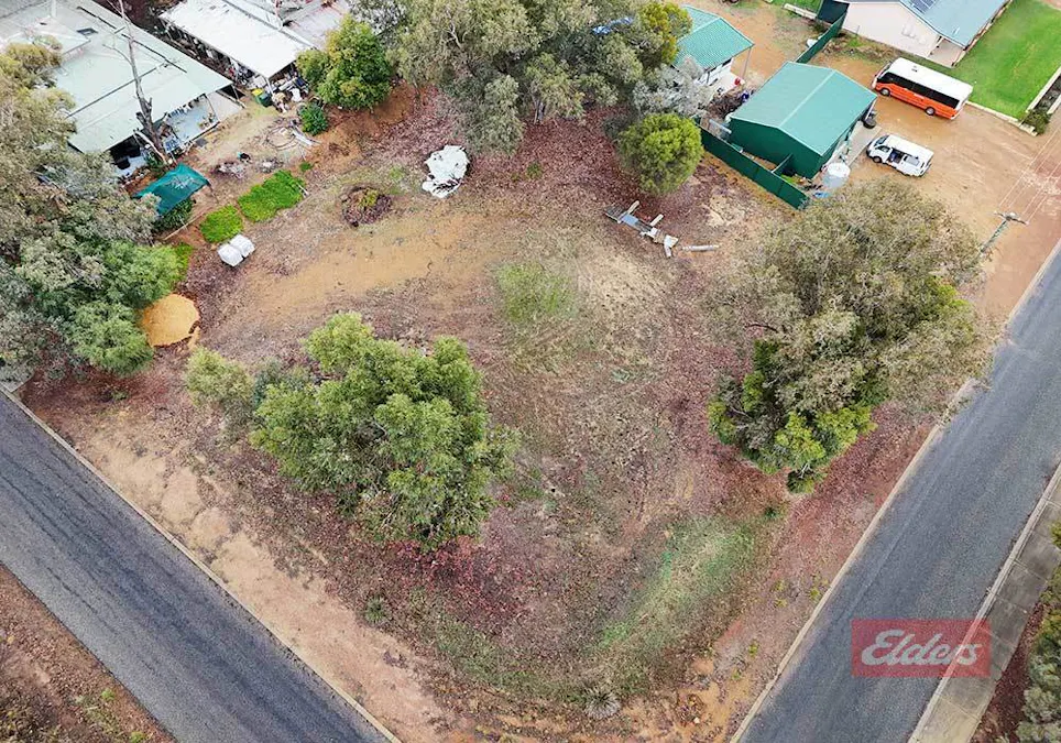 12 Cheetaning Street, Wandering, WA, 6308 - Image 9