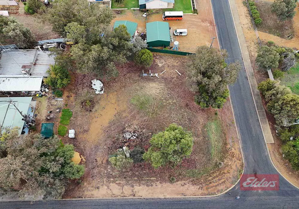 12 Cheetaning Street, Wandering, WA, 6308 - Image 10